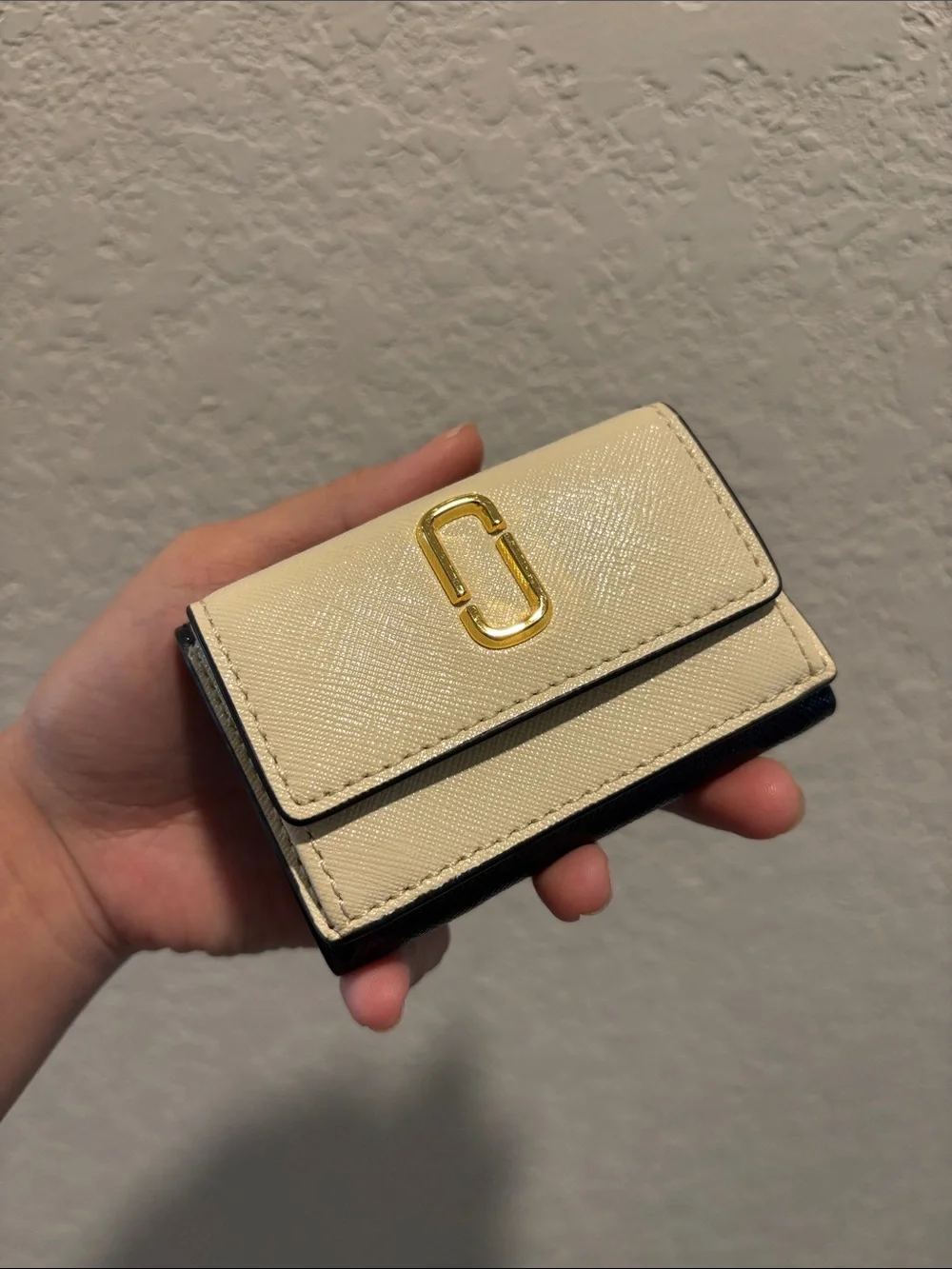 Marc Jacobs Cream Leather Compact Wallet with Gold Hardware